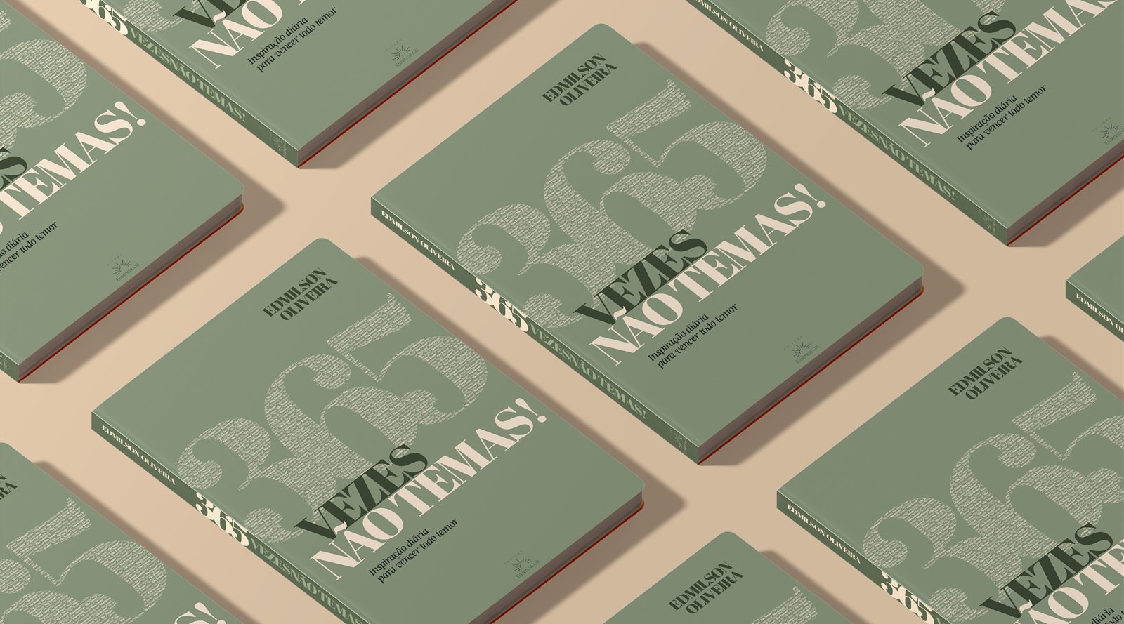 Vários exemplares do livro 365 Vezes Não Temas! lado a lado
